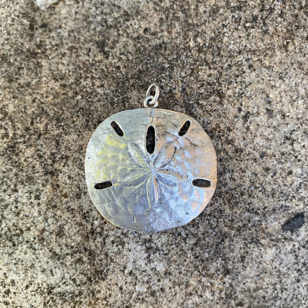 James Avery Retired Sand Dollar Pendant